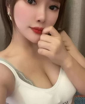 历城千语可鸳鸯三点粉