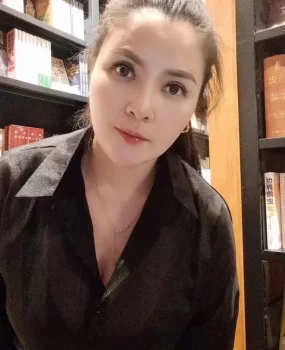 杭州瑜伽大奶少妇