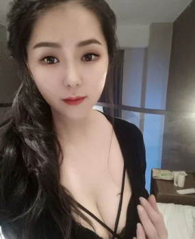 奥体附近大胸少妇