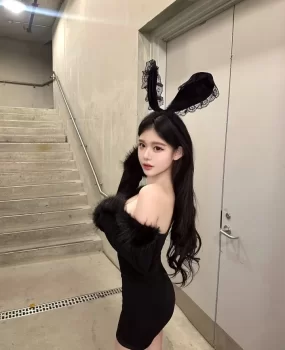 浦东性感翘臀尤物