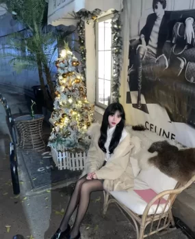 白皙肌肤黑丝公司财务小姐姐水嫩多汁会玩