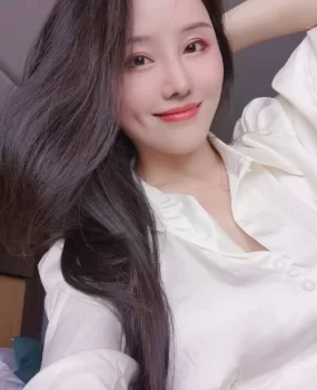 大波好身材，长相惊艳